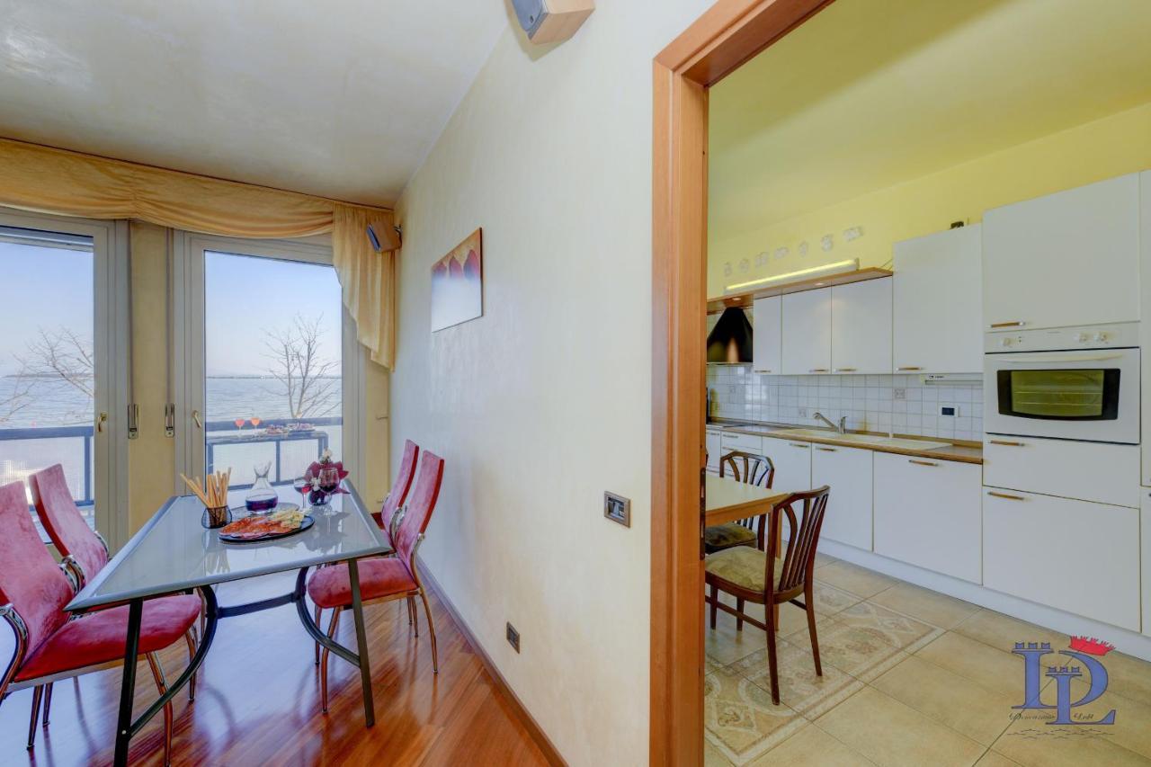 Desenzanoloft Official Partner Marriott Homes & Villas - Charming On The Lake Front Lake Desenzano del Garda Dış mekan fotoğraf